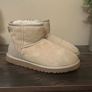 Ugg Short Boots | Size 8, Sand